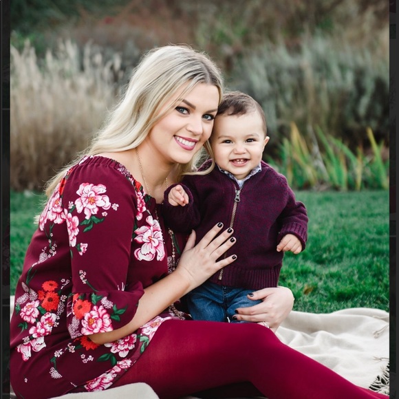 Meet your Posher, Danielle - Picture 1 of 2